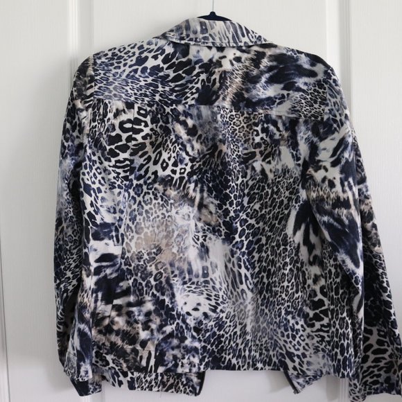Zippered Animal Print Blazer - Picture 4 of 4